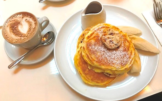 ダイヤモンドヘッド・ハイキングとbills朝食とホールフーズ・ショッピング