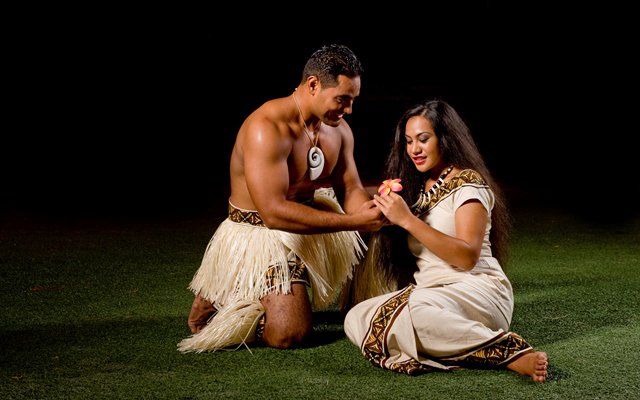 ポリネシア・カルチャー・センター　アリイ・ルアウ・パッケージ（日本語ガイド付き）