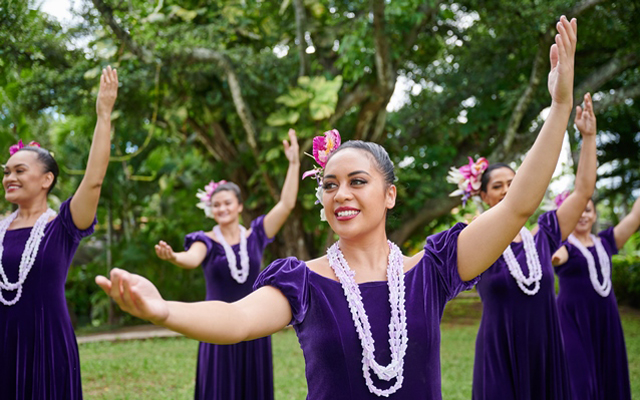 ポリネシア・カルチャー・センター　アリイ・ルアウ・パッケージ（日本語ガイド付き）