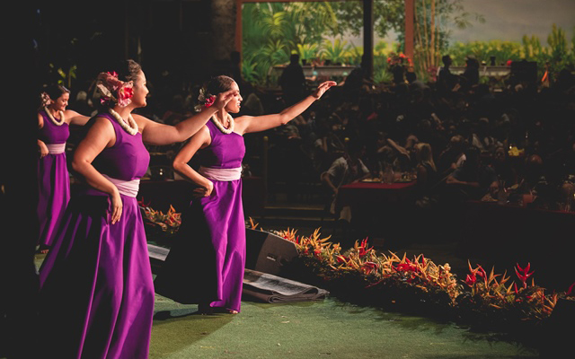 ポリネシア・カルチャー・センター　アリイ・ルアウ・パッケージ（日本語ガイド付き）