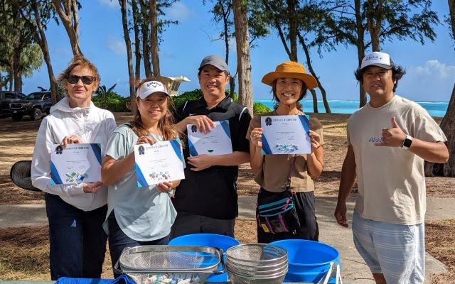 ハワイSDGS海洋環境ボランティアプログラム　ワイマナロ・ビーチ・クリーンアップ