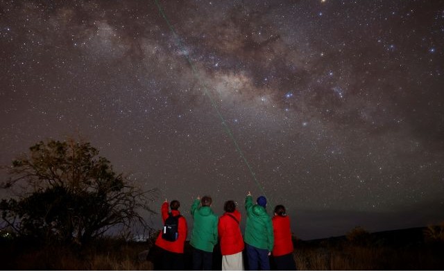 ハワイ島冬の魅力を大凝縮　クジラと夕日と星空観測ツアー
