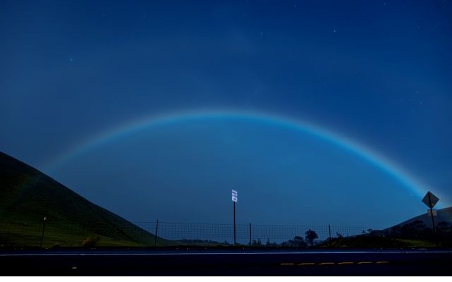 ハワイ島冬の魅力を大凝縮　クジラと夕日と星空観測ツアー