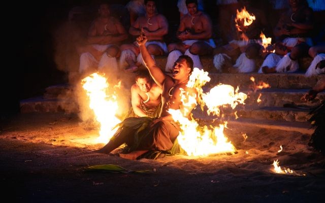 ポリネシア・カルチャー・センター　アリイ・ルアウ・パッケージ（日本語ガイド付き）