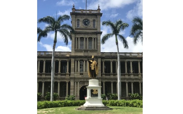 マノア散策とタンタラス＆ダウンタウンを巡る半日観光