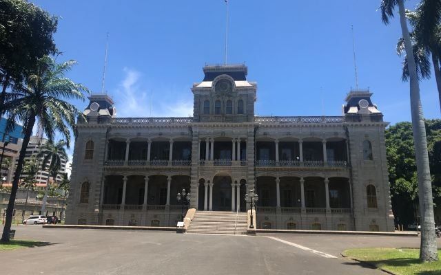 マノア散策とタンタラス＆ダウンタウンを巡る半日観光