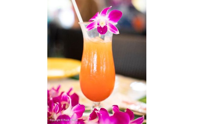 “ロック・ア・フラ”  ルアウ・ビュッフェ