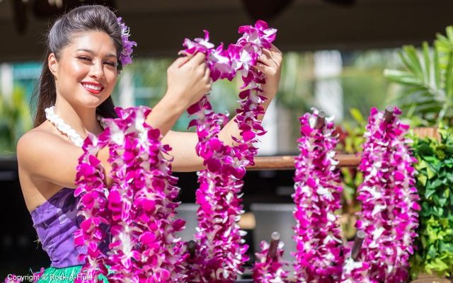 “ロック・ア・フラ” グリーンルーム・ワイキキ・ルアウ・ビュッフェ＆ショー