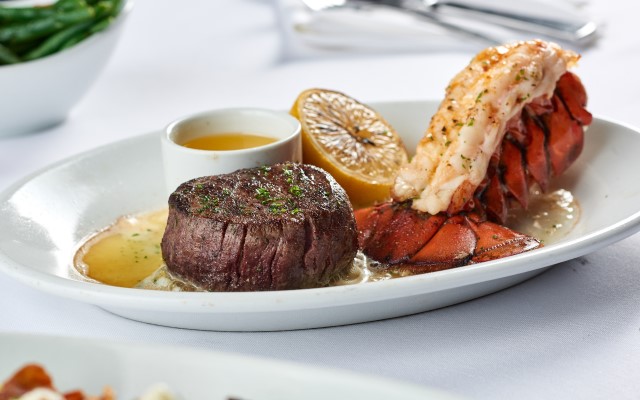 デラックスのメイン料理