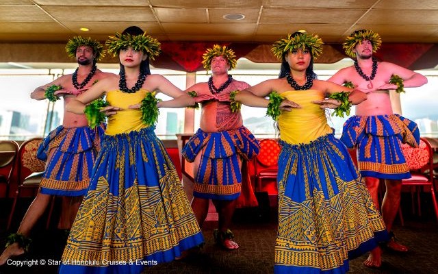 スター・オブ・ホノルル・ニューイヤーズイブ・パーティービュッフェ・クルーズ 