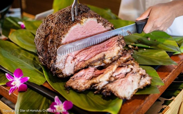 スター・オブ・ホノルル・ニューイヤーズイブ・パーティービュッフェ・クルーズ 