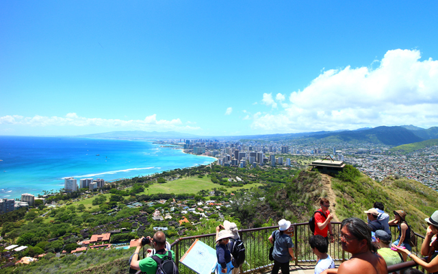 【ʻOLIʻOLIハワイ限定！】ダイヤモンドヘッド・ハイキングとカフェ・カイラ朝食