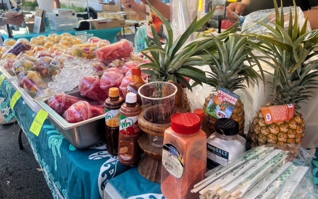 ダイヤモンドヘッド・ハイキングと KCCファーマーズ・マーケット＆カイルア・タウン散策