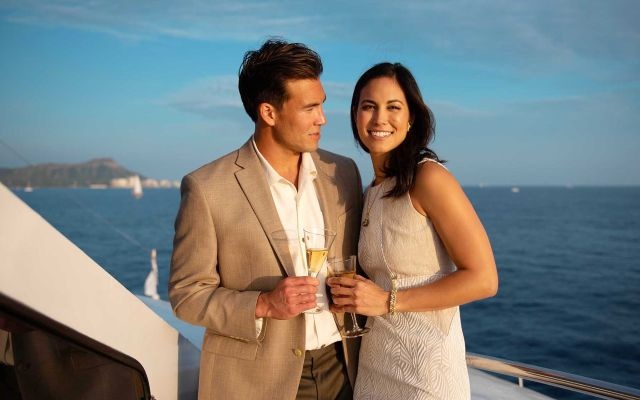 ノバ・５スター・サンセット ディナー・クルーズ　（バウ・リニューアル・プラン）