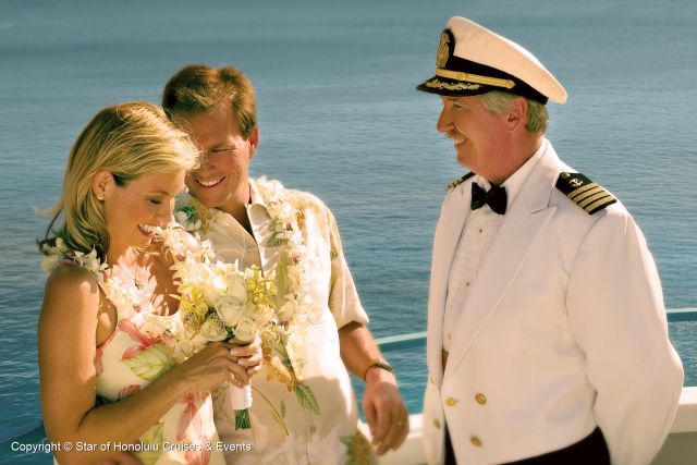 ノバ・５スター・サンセット ディナー・クルーズ　（バウ・リニューアル・プラン）