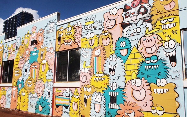 ダイヤモンドヘッド・ハイキングとカカアコ散策＆ ガーリックシュリンプ